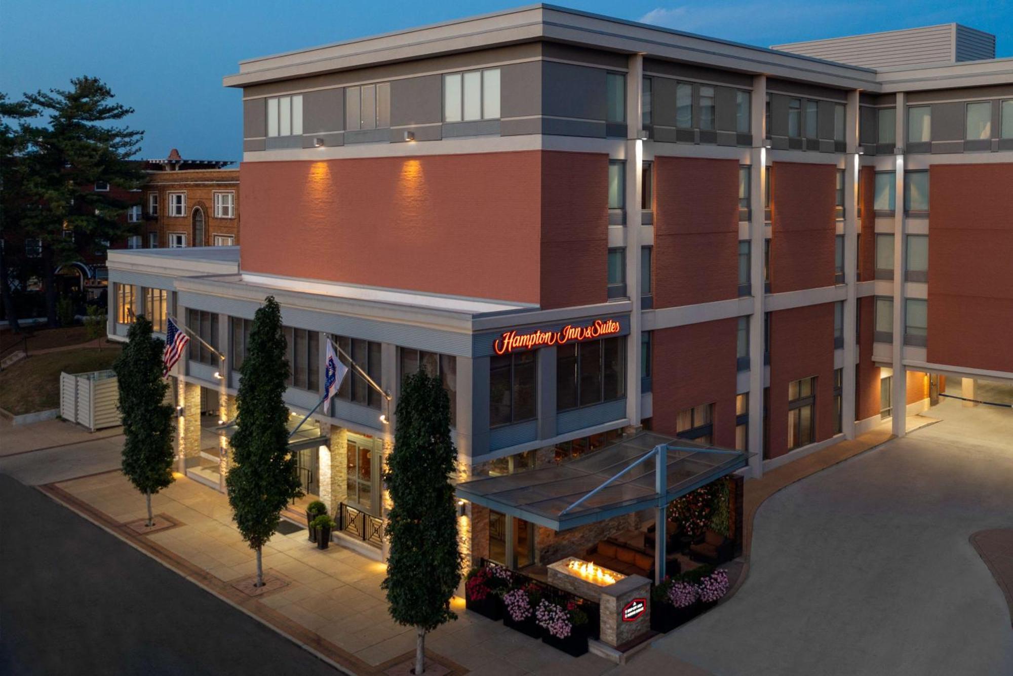 Hampton Inn And Suites Clayton/St. Louis-Galleria Area Exterior foto